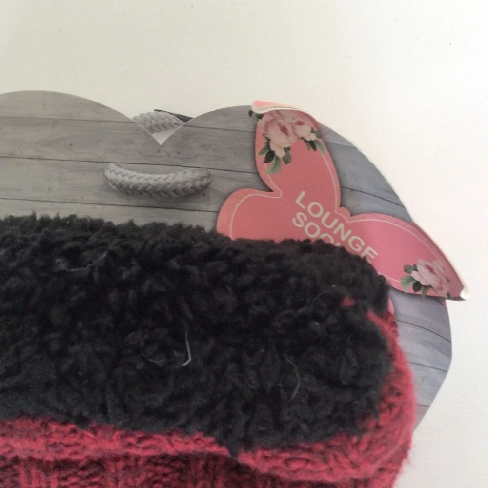 MINX NY ROSE AND ARGAN OIL INFUSED SLIPPER SOCKS NWT OSFM